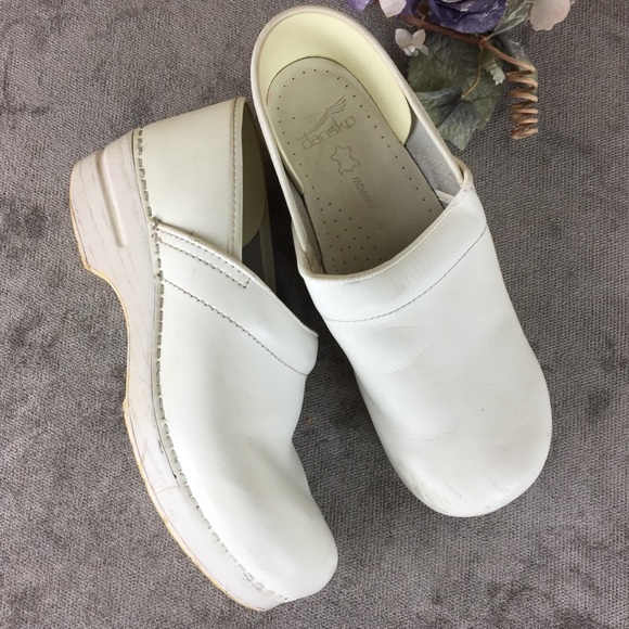 Dansko Shoes - Dansko White Leather Professional Clogs Size 41N